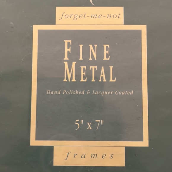 Forget Me Not 5"x7" frame table top that can also be hung on wall - Picture 4 of 6